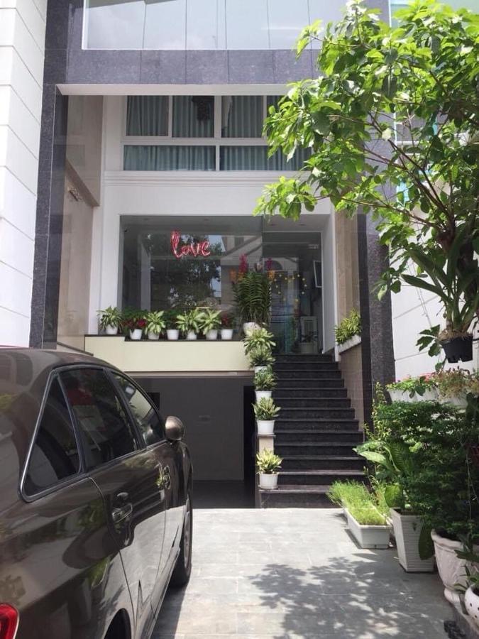 Love Hotel